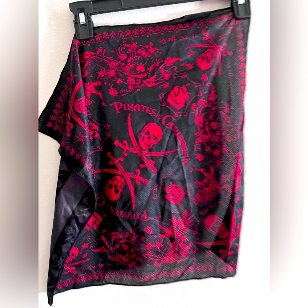 Disney Parks Pirates Of The Caribbean Scarf Bandana Black Red Skull Cross Sword
